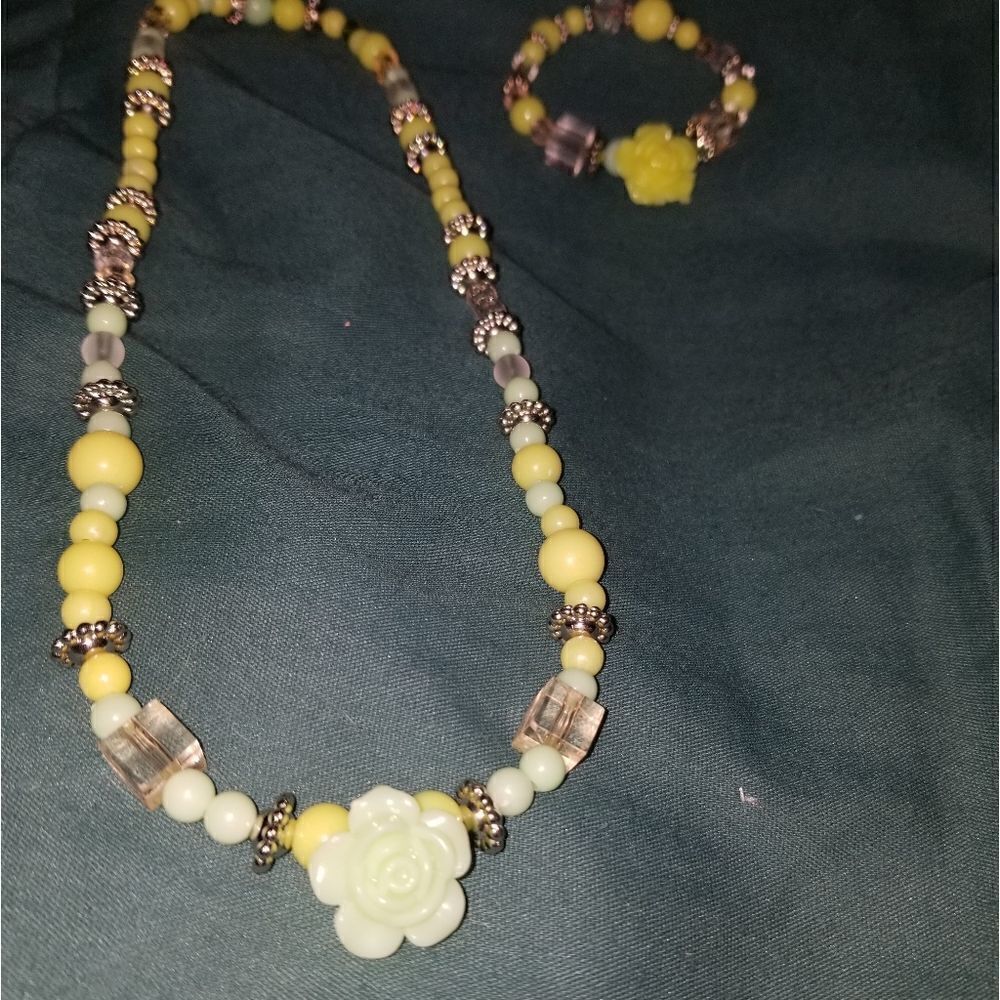 Fun elegant flower set - Picture 2 of 6